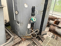 Groot opslagvat met pomp wilo. - afbeelding 4 van  9