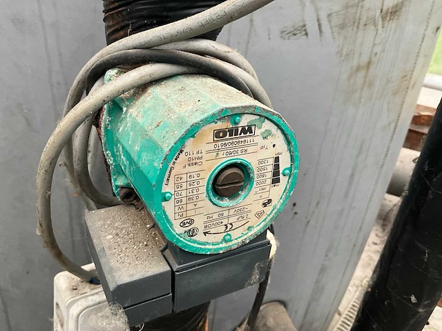 Groot opslagvat met pomp wilo. - afbeelding 9 van  9