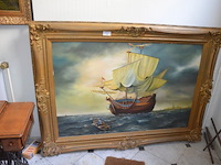 Groot schilderij in koperkleurige kader zeilboot afm. 180x130