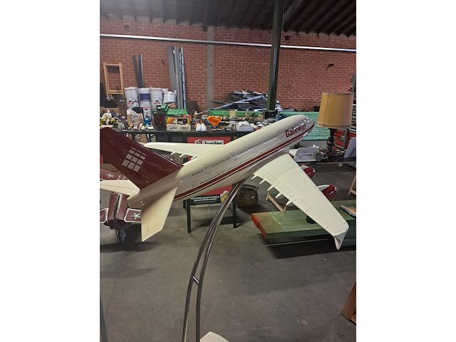 Groot vliegtuig op chrome voet collector item uniek l 1260 mm b 1330 mm h 500 mm met voet 1530 mm - afbeelding 2 van  12