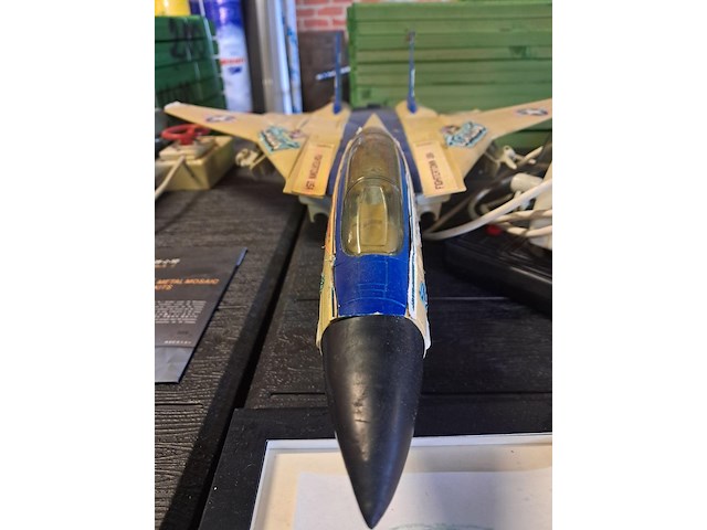 Groot vliegtuig vinted f16 - afbeelding 4 van  4