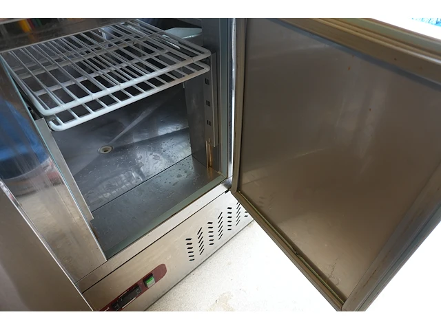 Grote 3-deurs koelkast met saladette en marmeren werkblad (diamond italia) - afbeelding 2 van  12