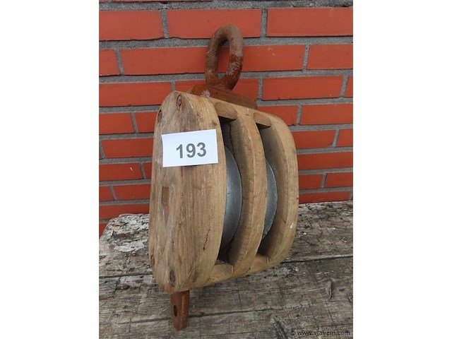 Grote antieke katrol - afbeelding 1 van  3