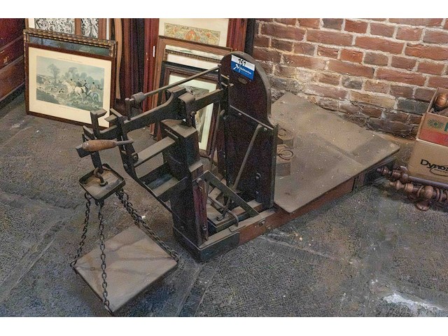 Grote bascule met gewichten - afbeelding 1 van  2