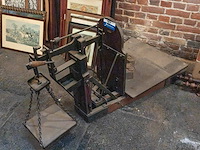 Grote bascule met gewichten - afbeelding 1 van  2