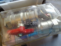 Grote batch kleppen en afsluitkleppen in 2 geberit-tanks - afbeelding 5 van  12