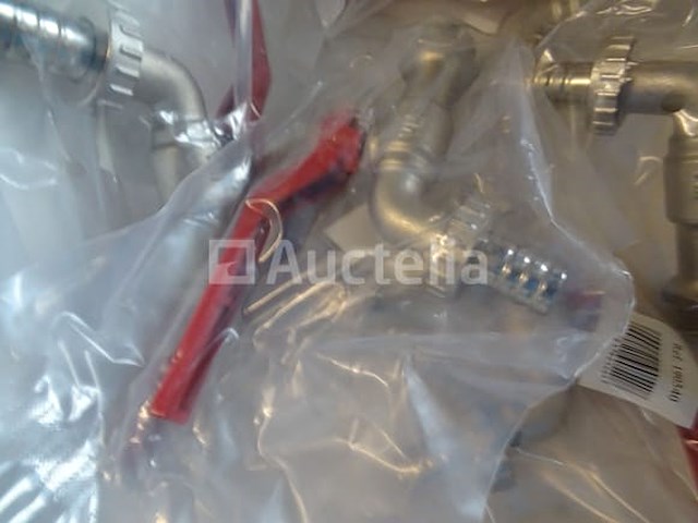 Grote batch kleppen en afsluitkleppen in 2 geberit-tanks - afbeelding 7 van  12