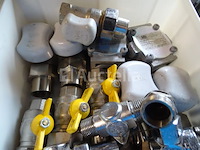 Grote batch kleppen en afsluitkleppen in 2 geberit-tanks - afbeelding 11 van  12