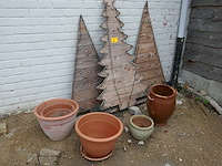Grote bloempotten + houten kerstboom - afbeelding 1 van  4