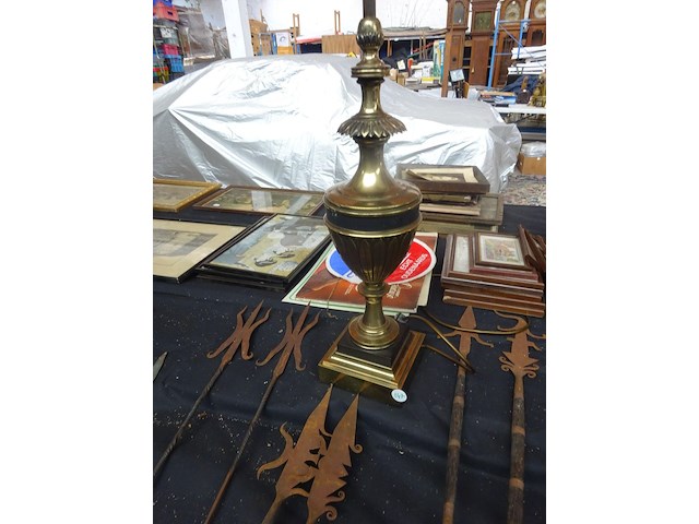 Grote bronzen lamp hoogte 93 cm - afbeelding 1 van  2