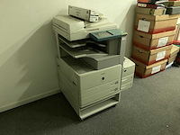 Grote bureaus, bureaustoel, printer en kasten - afbeelding 16 van  30