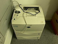 Grote bureaus, bureaustoel, printer en kasten - afbeelding 21 van  30