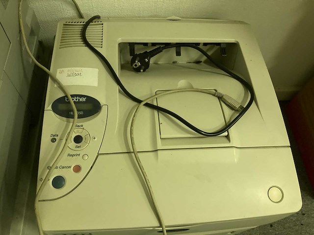 Grote bureaus, bureaustoel, printer en kasten - afbeelding 22 van  30