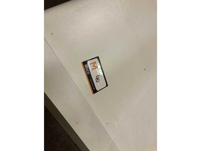 Grote bureaus, bureaustoel, printer en kasten - afbeelding 24 van  30