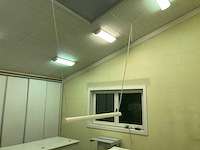 Grote bureaus, bureaustoel, printer en kasten - afbeelding 25 van  30