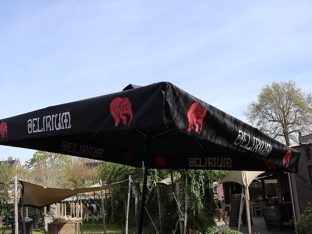 Grote delirium parasol op voet - afbeelding 3 van  6