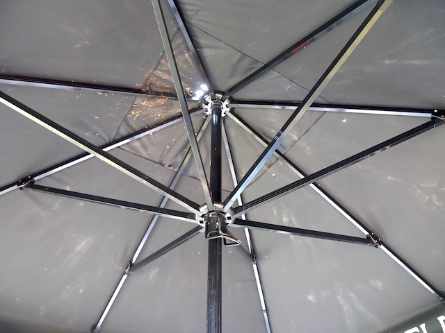 Grote delirium parasol op voet - afbeelding 6 van  6