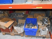 Grote diverse partij bevestigingsmaterialen wo. montagebeugels voor zonnepanelen - afbeelding 5 van  9