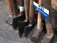 Grote hamers en gesmede bijlen - afbeelding 2 van  2