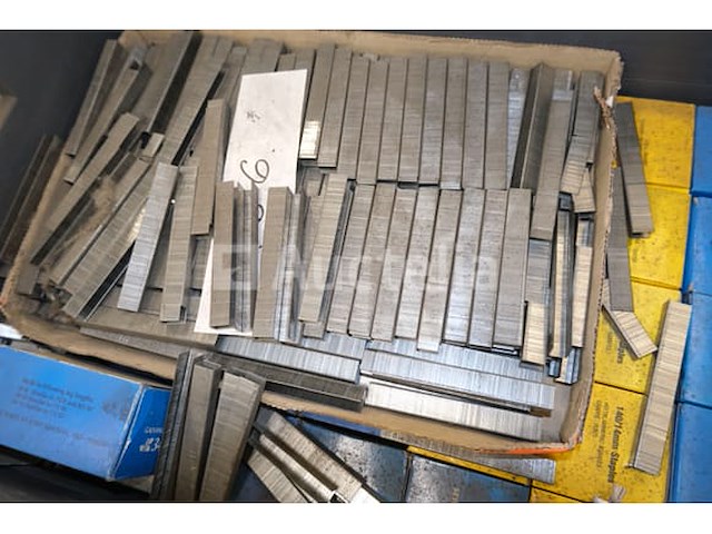 Grote hoeveelheid gereedschapsnieten - afbeelding 4 van  4