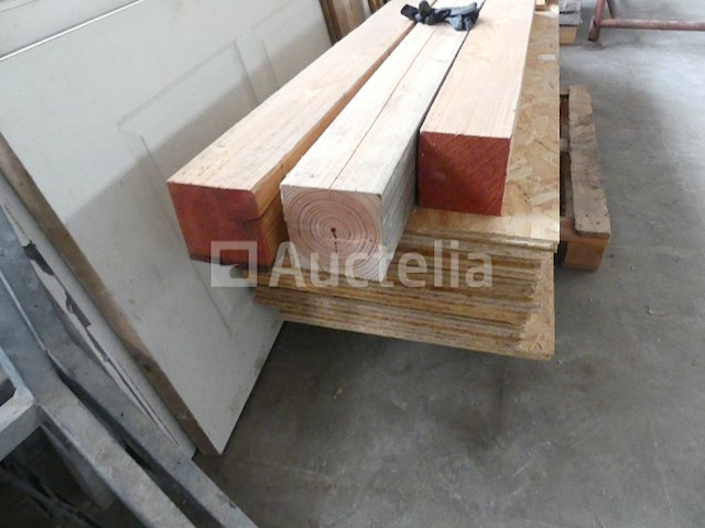 Grote hoeveelheid hout en panelen - afbeelding 1 van  13