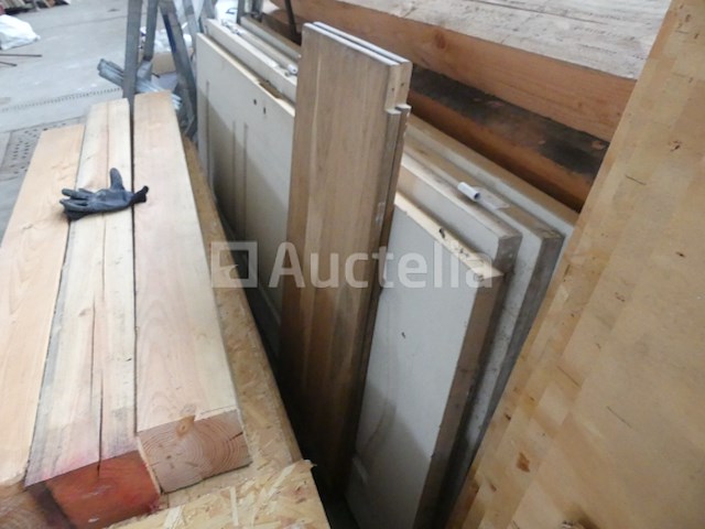 Grote hoeveelheid hout en panelen - afbeelding 9 van  13
