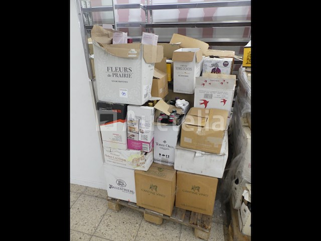 Grote hoeveelheid wijn - afbeelding 1 van  20