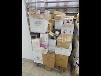 Grote hoeveelheid wijn - afbeelding 1 van  20