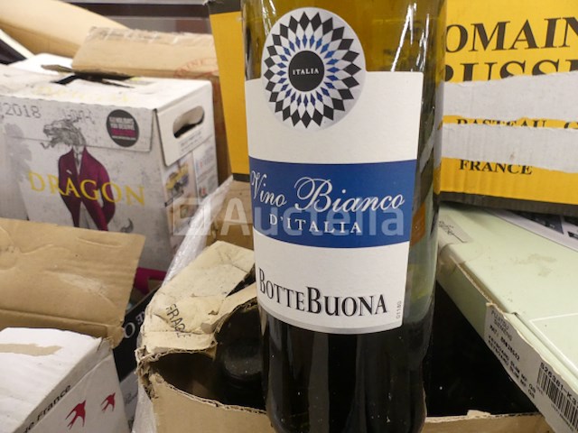 Grote hoeveelheid wijn - afbeelding 6 van  10