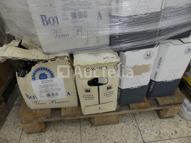 Grote hoeveelheid wijn - afbeelding 8 van  10