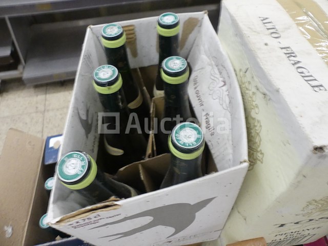 Grote hoeveelheid wijn - afbeelding 2 van  10