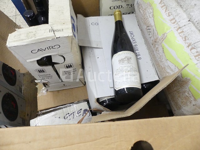 Grote hoeveelheid wijn - afbeelding 1 van  10