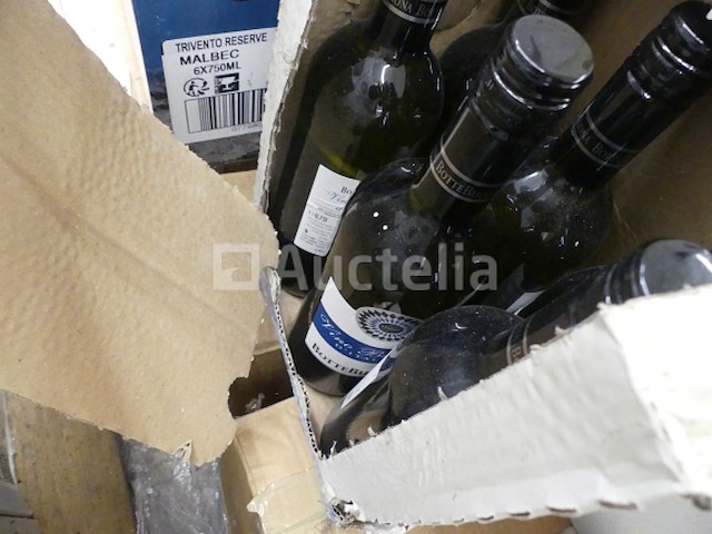 Grote hoeveelheid wijn - afbeelding 4 van  10