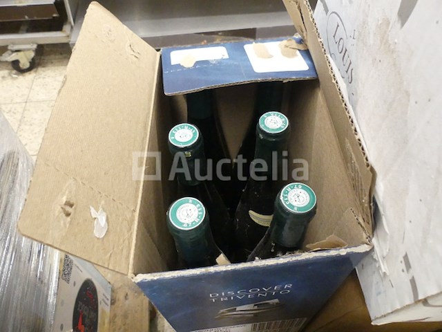 Grote hoeveelheid wijn - afbeelding 7 van  10