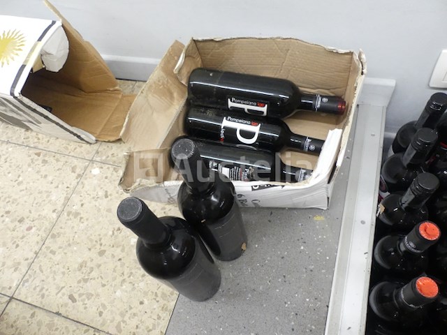 Grote hoeveelheid wijnen - afbeelding 7 van  17