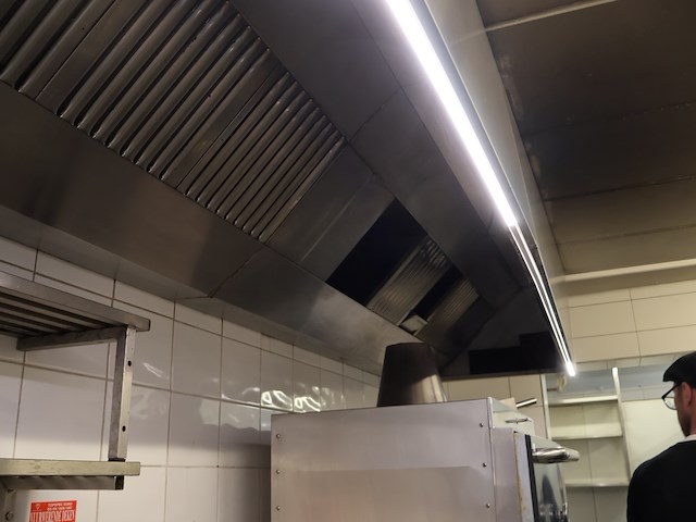 Grote inox dampkap - afbeelding 3 van  6