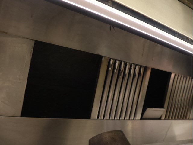 Grote inox dampkap - afbeelding 4 van  6