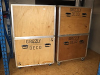 Grote kist op wielen (x2)