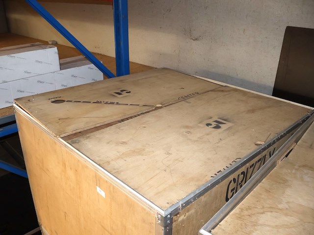 Grote kist op wielen (x2) - afbeelding 4 van  5