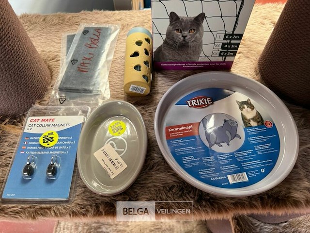 Grote krabpaal met div spullen voor katten - afbeelding 4 van  6