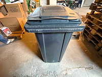 Grote kunststof vuilbak met deksel - afbeelding 1 van  3