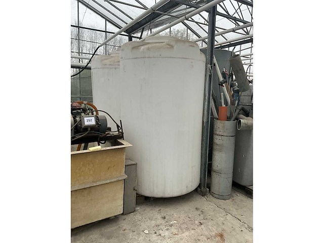 Grote kunststoffen vaten (2x) - afbeelding 5 van  7