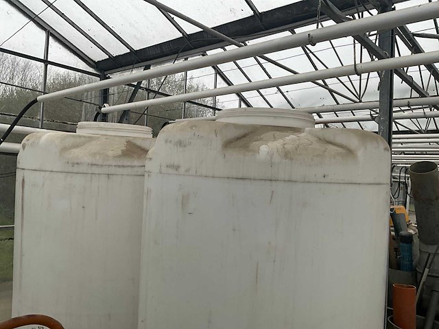 Grote kunststoffen vaten (2x) - afbeelding 3 van  7