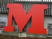 Grote letter m van miele - afbeelding 1 van  2