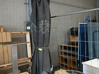 Grote liefmans parasol met voet - afbeelding 1 van  5