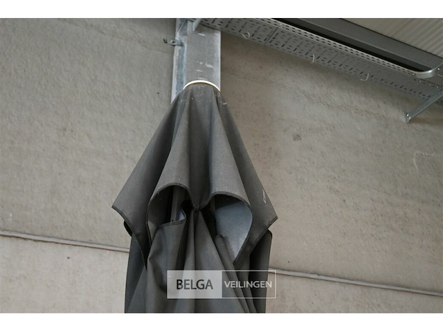 Grote liefmans parasol met voet - afbeelding 2 van  5