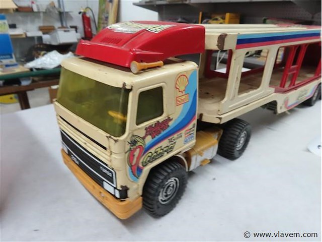 Grote metalen truck - afbeelding 2 van  3