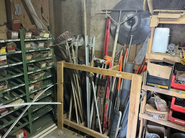 Grote partij aannemersmateriaal - afbeelding 9 van  31