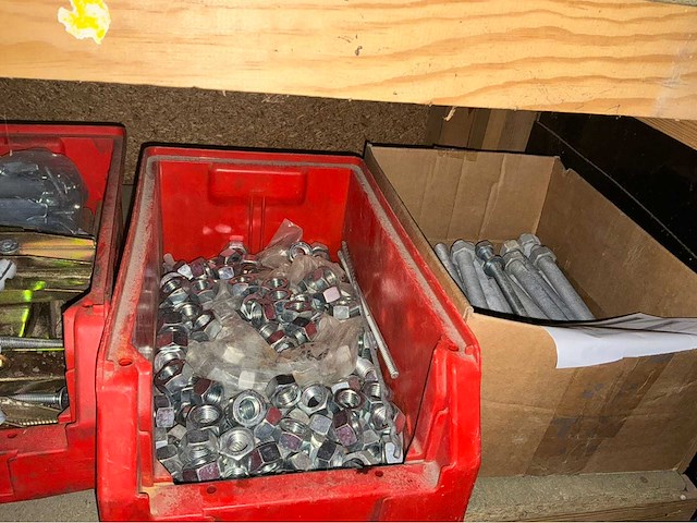 Grote partij aannemersmateriaal - afbeelding 17 van  31