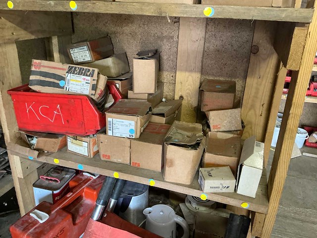 Grote partij aannemersmateriaal - afbeelding 31 van  31